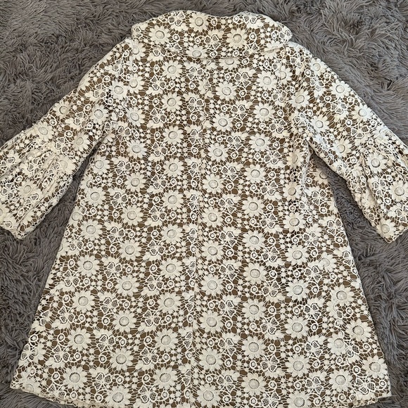 Women’s Ryu Floral Lace Overlay Coat - Picture 2 of 3